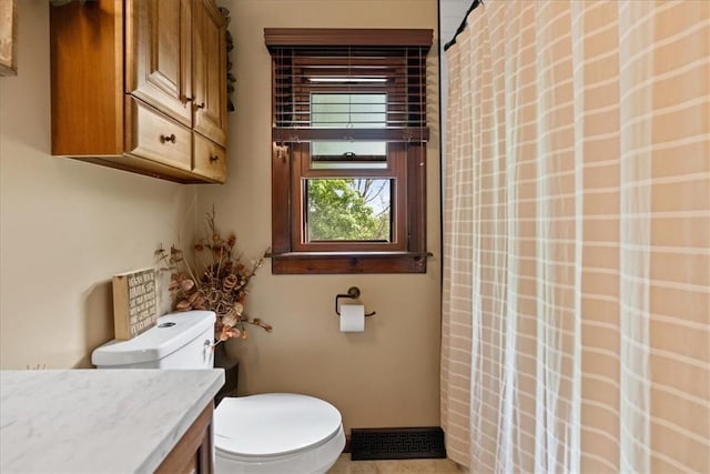 2912 Vinton, Sheraden, PA 15204 - bathroom with toilet and vanity