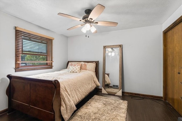 2912 Vinton, Sheraden, PA 15204 - bedroom featuring wood finished floors, ceiling fan, and a textured ceiling