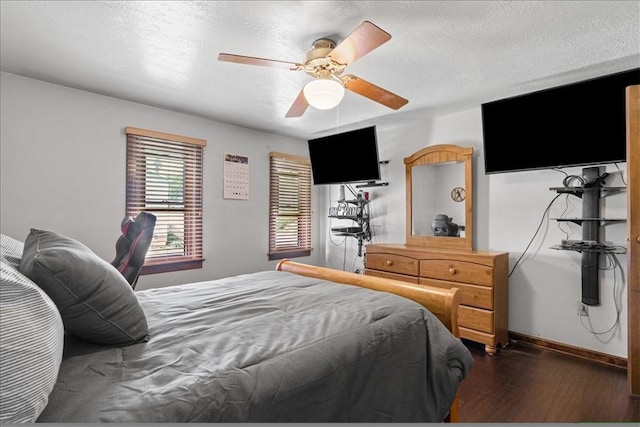2912 Vinton, Sheraden, PA 15204 - bedroom with dark wood-style flooring, a textured ceiling, and ceiling fan