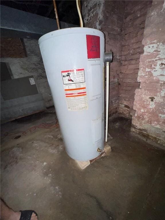 5015 Walnut St, Versailles Boro, PA 15132 - utilities with water heater