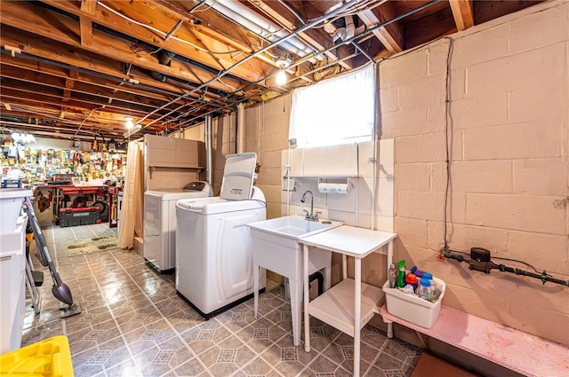 1515 George St, Unity Twp, PA 15650 - laundry room with separate washer and dryer