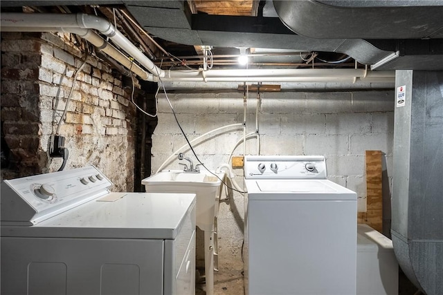 613-615 W Main St, Carnegie, PA 15106 - washroom with separate washer and dryer