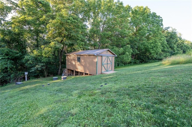 2780 Ipnar Rd, North Huntingdon, PA 15642 - view of green lawn featuring a shed