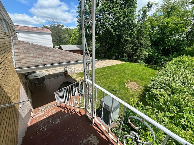 270 Wheeler Ave, Stowe Twp, PA 15136 - wooden deck with a yard