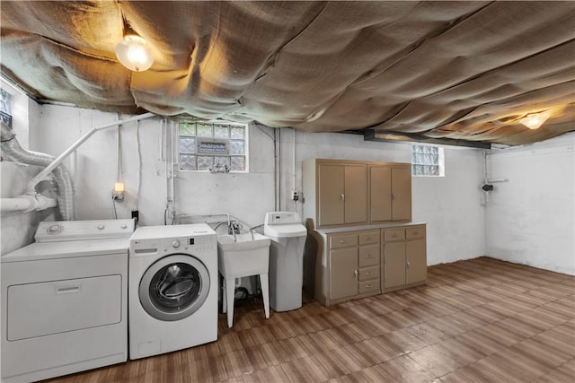 1255 Park Pl, Beaver, PA 15009 - laundry area with washer and dryer