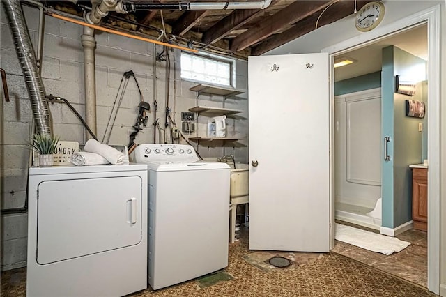 119 S Patton, Moon/Crescent Twp, PA 15108 - laundry area featuring independent washer and dryer