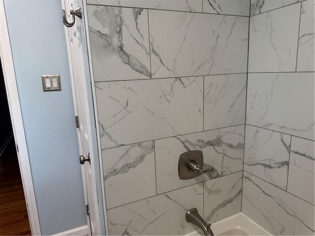 118 Manchester Dr, Hempfield Twp, PA 15642 - full bath with washtub / shower combination