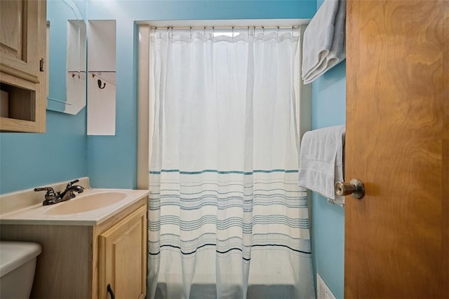 723 Rose Ln, Baldwin Twp, PA 15234 - full bathroom featuring vanity and a shower with curtain
