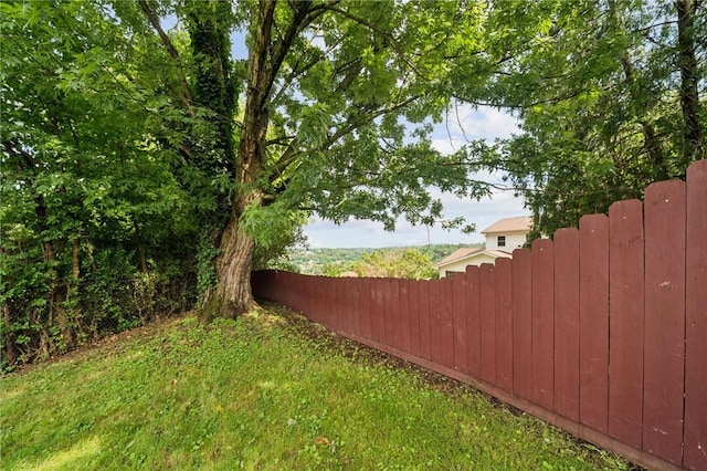 213 Mcdonald Dr, North Huntingdon, PA 15642 - view of yard