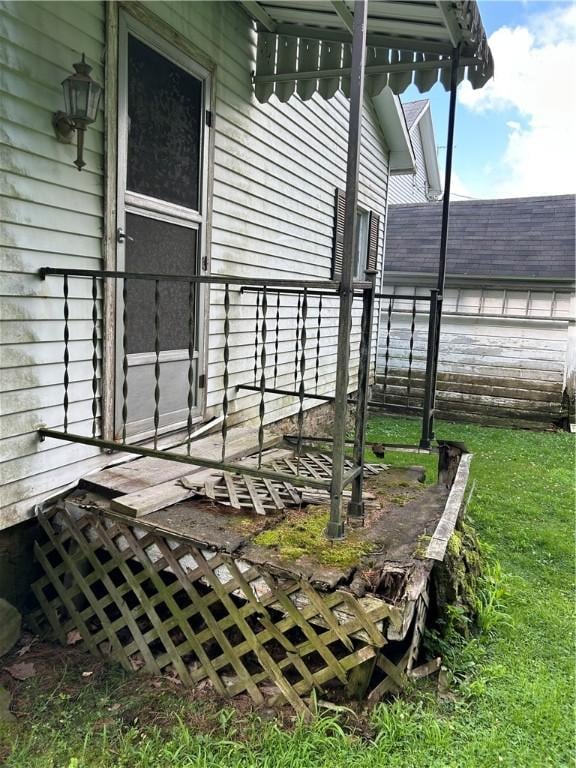 653 Upr Middletown Rd, Menallen Twp, PA 15480 - view of yard