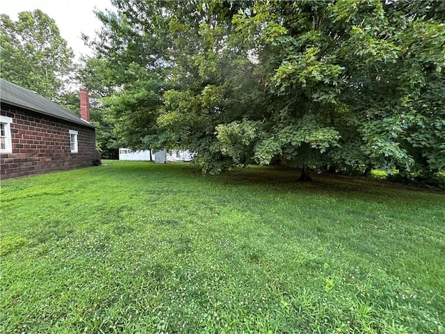 653 Upr Middletown Rd, Menallen Twp, PA 15480 - view of grassy yard