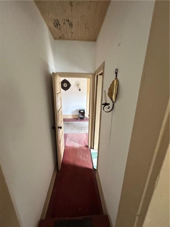 653 Upr Middletown Rd, Menallen Twp, PA 15480 - hallway with wooden ceiling