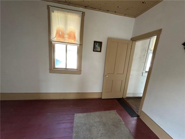 653 Upr Middletown Rd, Menallen Twp, PA 15480 - unfurnished room featuring baseboards and wood-type flooring