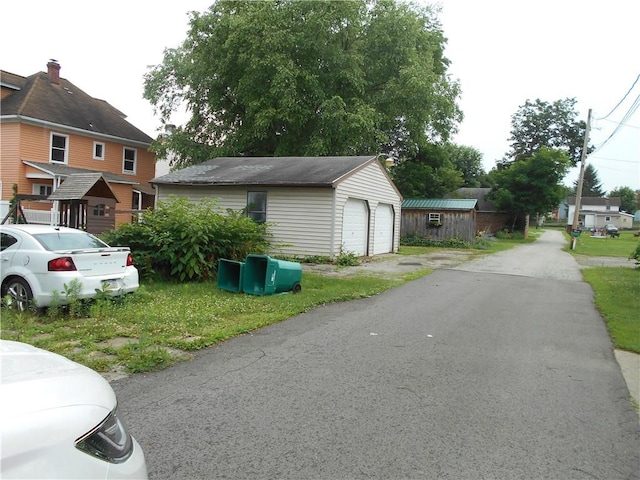 321 E 4th St, Derry Twp, PA 15627 - view of asphalt street