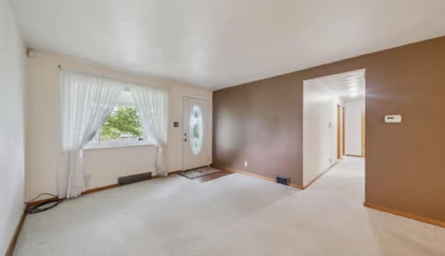 524 Greenridge Rd, New Kensington, PA 15068 - carpeted entryway with baseboards