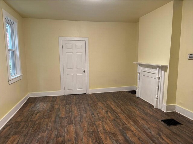 522 Cubbage St, Carnegie, PA 15106 - empty room featuring dark wood-style flooring
