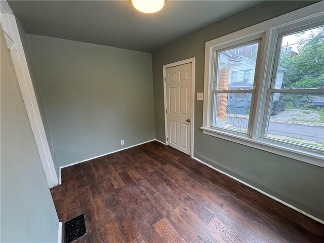 522 Cubbage St, Carnegie, PA 15106 - spare room featuring plenty of natural light and dark wood-style floors