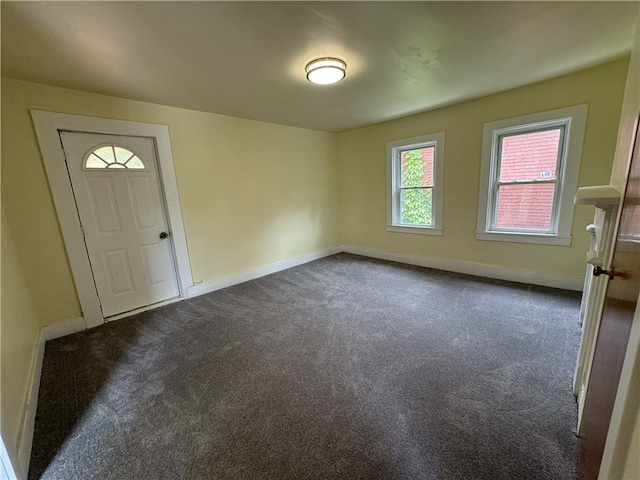 522 Cubbage St, Carnegie, PA 15106 - entrance foyer featuring dark colored carpet and baseboards