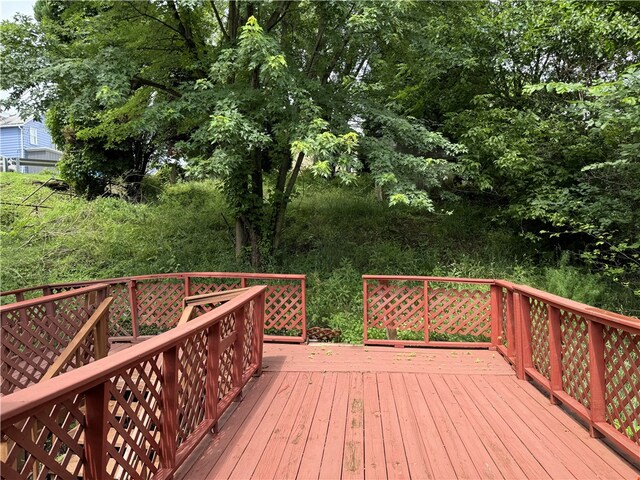 522 Cubbage St, Carnegie, PA 15106 - view of wooden deck