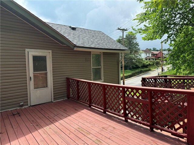 522 Cubbage St, Carnegie, PA 15106 - view of wooden terrace