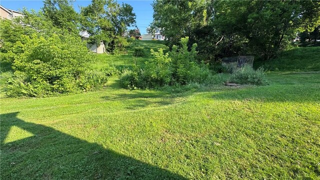 495 Pierson Run Rd, Plum Boro, PA 15239 - view of grassy yard
