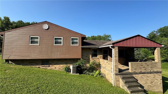 495 Pierson Run Rd, Plum Boro, PA 15239 - view of home's exterior featuring a yard