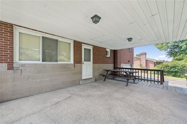 409 Westland Dr, Hempfield Twp, PA 15601 - view of patio / terrace