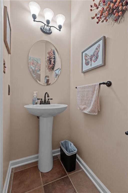 405 Crestridge Dr, Hempfield Twp, PA 15601 - bathroom with tile patterned floors and baseboards