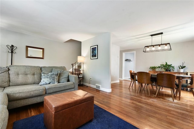 3905 Beechwood Blvd, Squirrel Hill, PA 15217 - living room featuring wood finished floors