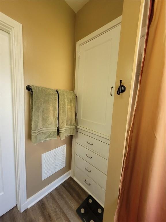 1727 Tyler St, Aliquippa, PA 15001 - bathroom featuring wood finished floors