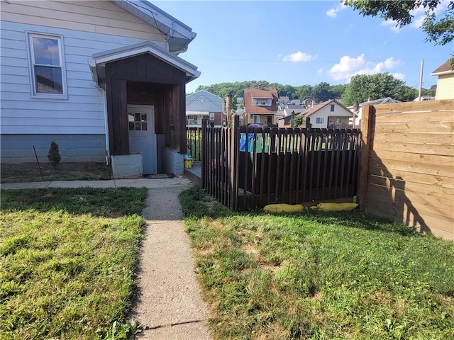 1727 Tyler St, Aliquippa, PA 15001 - view of yard with a residential view