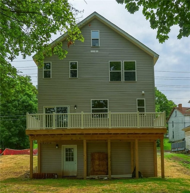 130 Center Ave, Burgettstown Boro, PA 15021 - back of property featuring a wooden deck