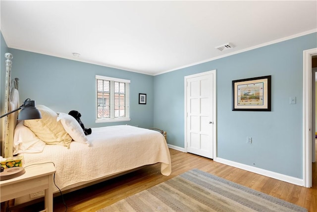 60 Longuevue Dr, Mt Lebanon, PA 15228 - bedroom featuring wood finished floors and ornamental molding