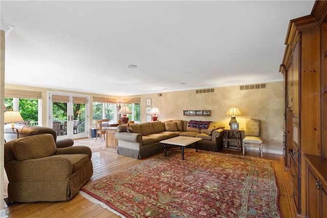 60 Longuevue Dr, Mt Lebanon, PA 15228 - living area featuring light wood-type flooring