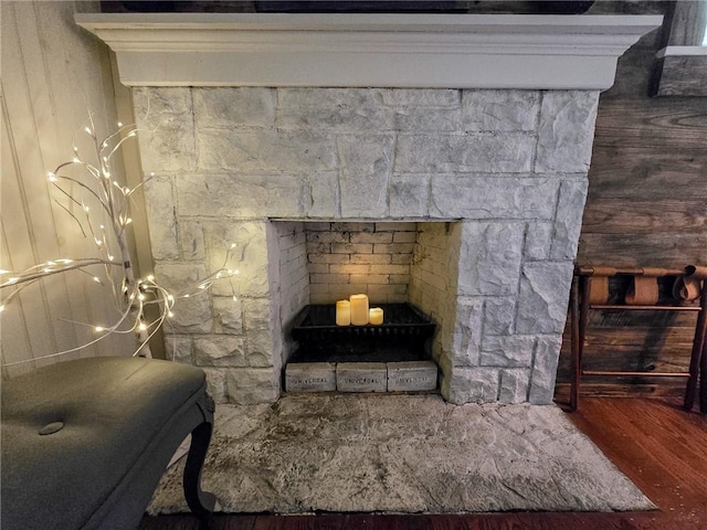 1638 Lake Rd, Pa, PA 16137 - detailed view of wood finished floors