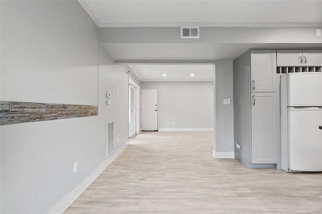 105 Camelot Dr, Mccandless, PA 15237 - kitchen featuring freestanding refrigerator, light wood-type flooring, crown molding, and recessed lighting