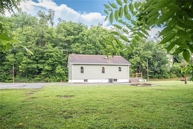 539 Park Ave, Monongahela, PA 15063 - rear view of property with a lawn