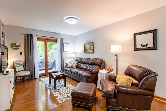311 Oxbridge Ct, Ohara, PA 15238 - living area featuring light wood finished floors