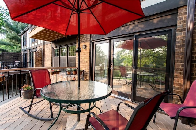 311 Oxbridge Ct, Ohara, PA 15238 - deck with outdoor dining space
