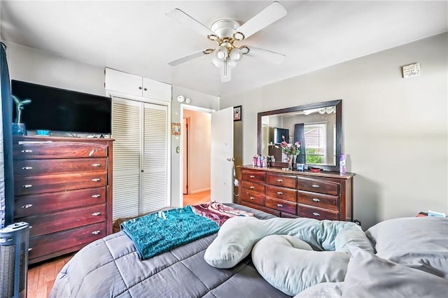 965 Dalton Ave, Hermitage, PA 16148 - bedroom with a closet, wood finished floors, and a ceiling fan