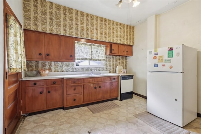 518 N Saint Clair St, East Liberty, PA 15206 - kitchen with white appliances, light countertops, light flooring, and decorative backsplash