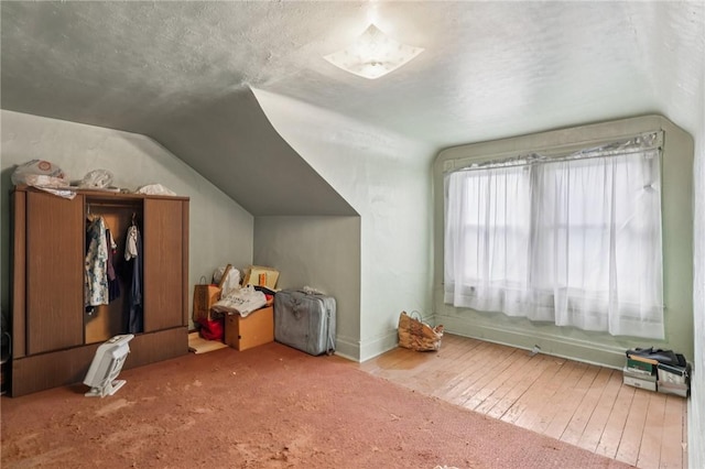 518 N Saint Clair St, East Liberty, PA 15206 - bonus room with vaulted ceiling and hardwood / wood-style floors