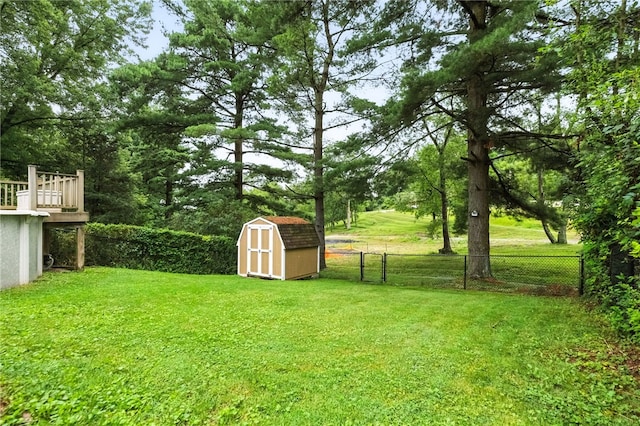 616 Highview Rd, Baldwin Twp, PA 15234 - view of yard featuring a storage shed