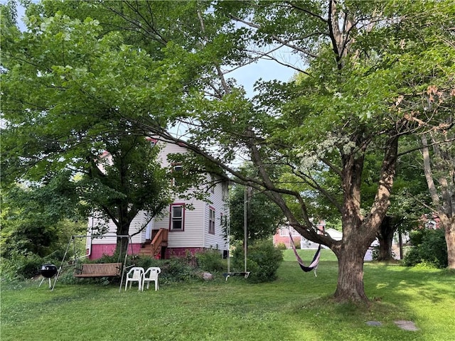 1077 Bechtol Ave, Sharon, PA 16146 - view of grassy yard