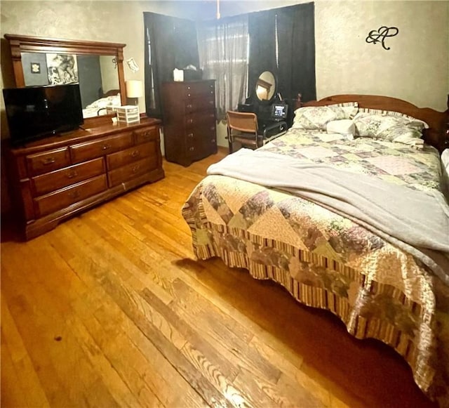 408 Ekin St, Elizabeth Twp/Boro, PA 15037 - bedroom with hardwood / wood-style floors