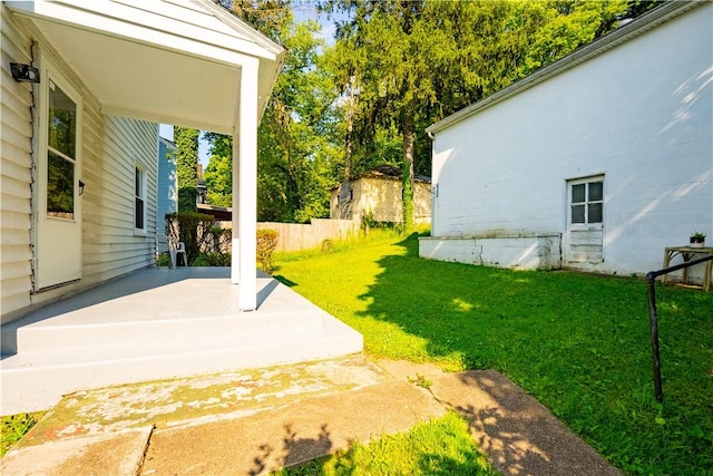 1307 Wade St, Aliquippa, PA 15001 - view of yard with a patio