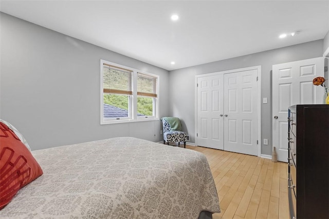 108 Oak Pointe Dr, Monroeville, PA 15146 - bedroom featuring light wood-style flooring, recessed lighting, and a closet