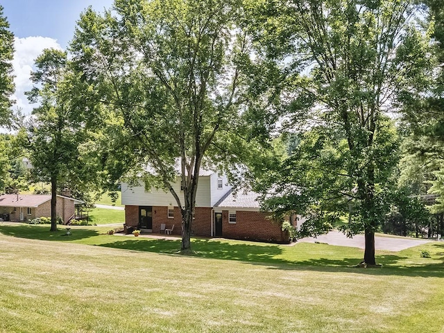141 Clover Ln, Pine Twp, PA 15044 - view of grassy yard