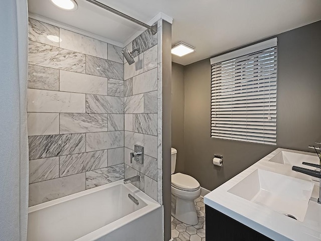 410 Bailey Ave, Mt Washington, PA 15211 - full bathroom with tub / shower combination and double vanity