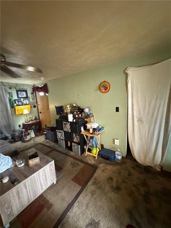 534 Independence Dr, Clairton, PA 15025 - carpeted living area with a ceiling fan